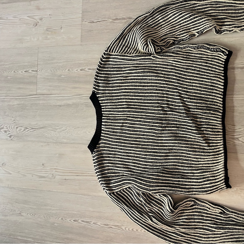 H&M Divided Black and White Striped Sweater - Picture 6 of 6